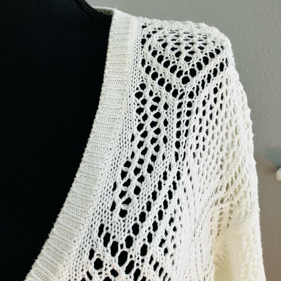 Old Navy white open knot cotton long sleeve V-neck sweater size XL, never worn - Picture 5 of 11